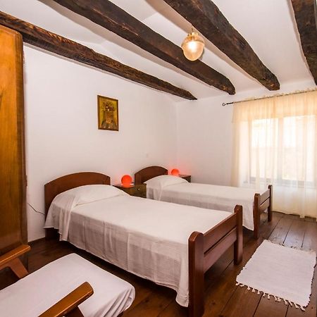 Holiday Home Trostova Kuca Pazin Eksteriør billede