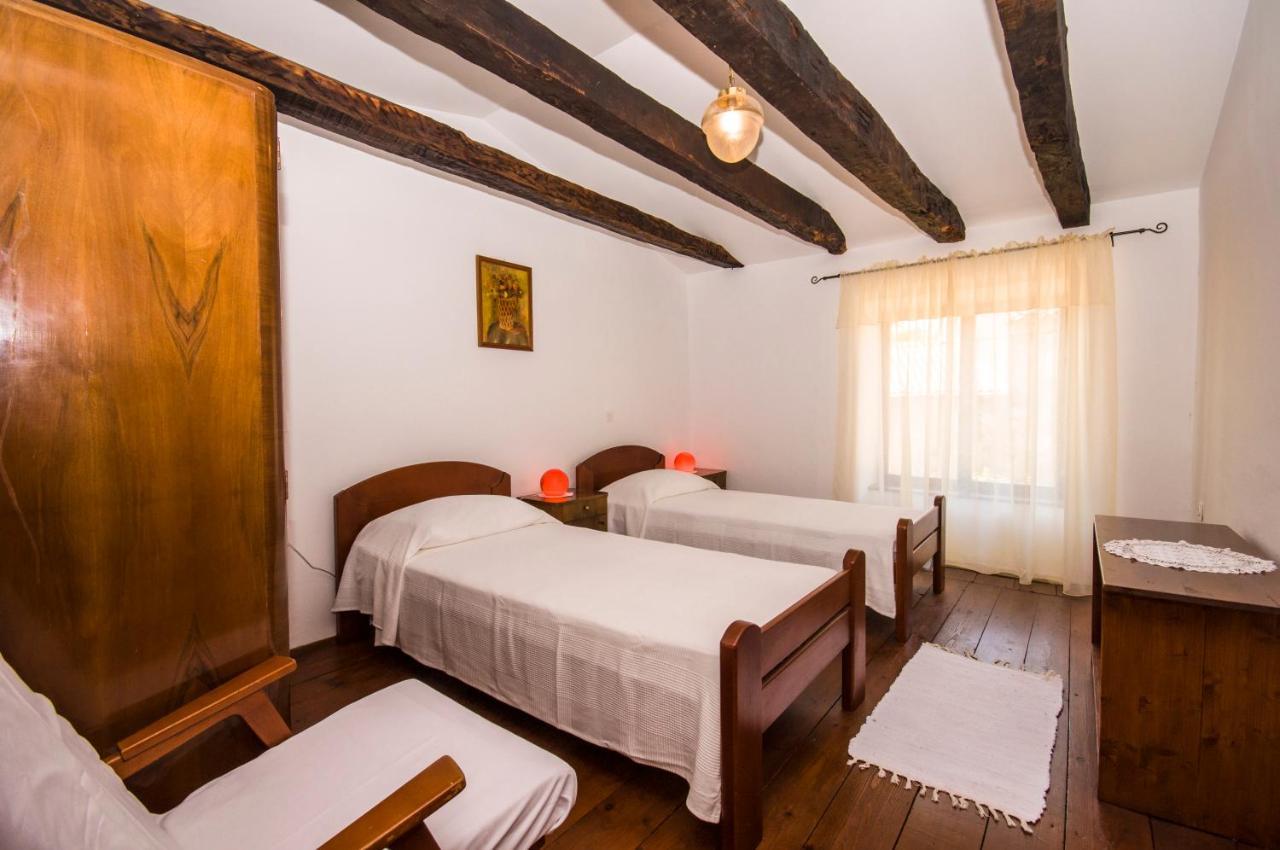 Holiday Home Trostova Kuca Pazin Eksteriør billede
