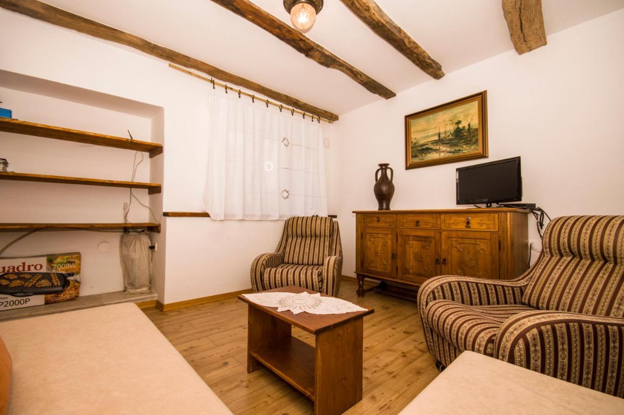 Holiday Home Trostova Kuca Pazin Eksteriør billede